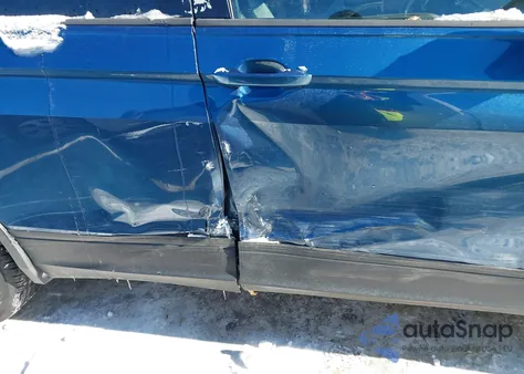 2018 Volkswagen Tiguan 2.0T S z USA, uszkodzony, nr VIN 3VV0B7AX3JM096236